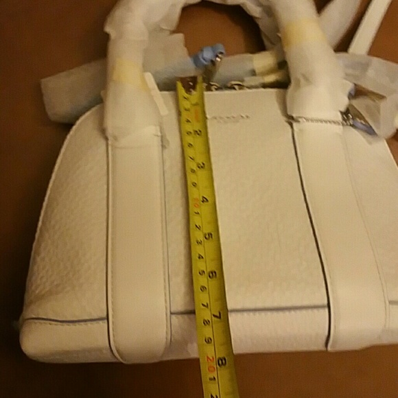 Genuine Coach Leather Hand/Shoulder Bag NWT - Picture 7 of 8